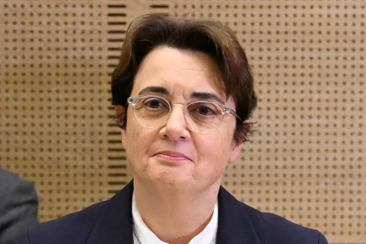 Директор Лувра подала в отставку