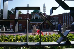 Двое мужчин с топором вломились в мечеть Манчестера