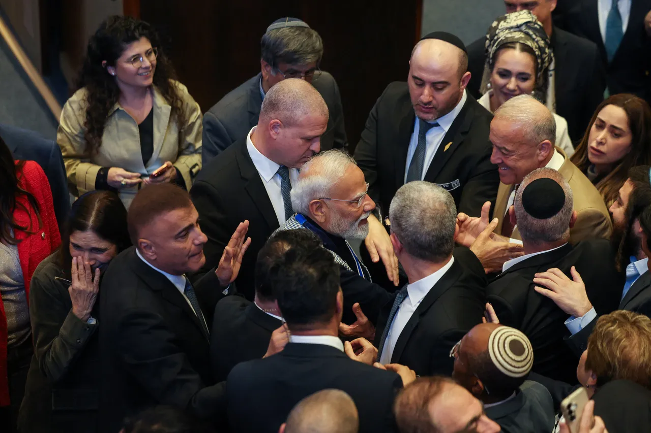 मोदी ने संसद में भारतीय प्रधानमंत्री के पहले संबोधन में इज़राइल के साथ संबंधों की सराहना की।