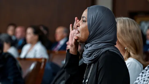 АҚШ конгрессмені Трампқа: «Америкалықтарды өлтірдіңіз» деді