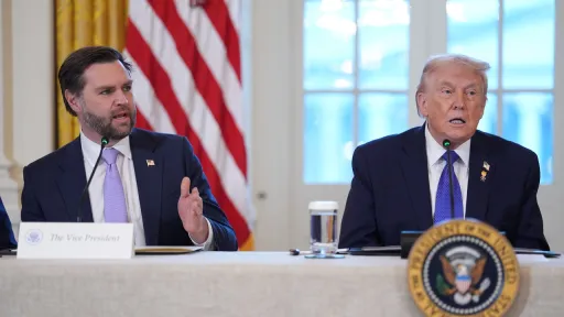 قبيل مفاوضات الخميس.. واشنطن تفرض عقوبات على إيران وفانس: ترمب لا يزال يفضل الحل الدبلوماسي