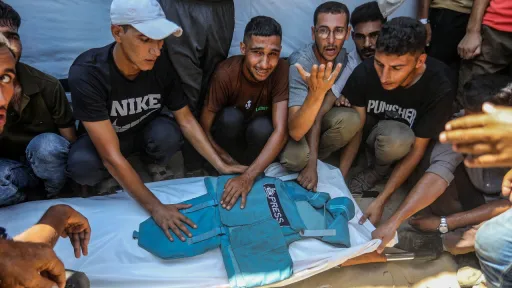 إسرائيل "استثناء بارز".. تقرير: مقتل 129 صحفياً في 2025 جعله العام الأكثر دموية بحقهم