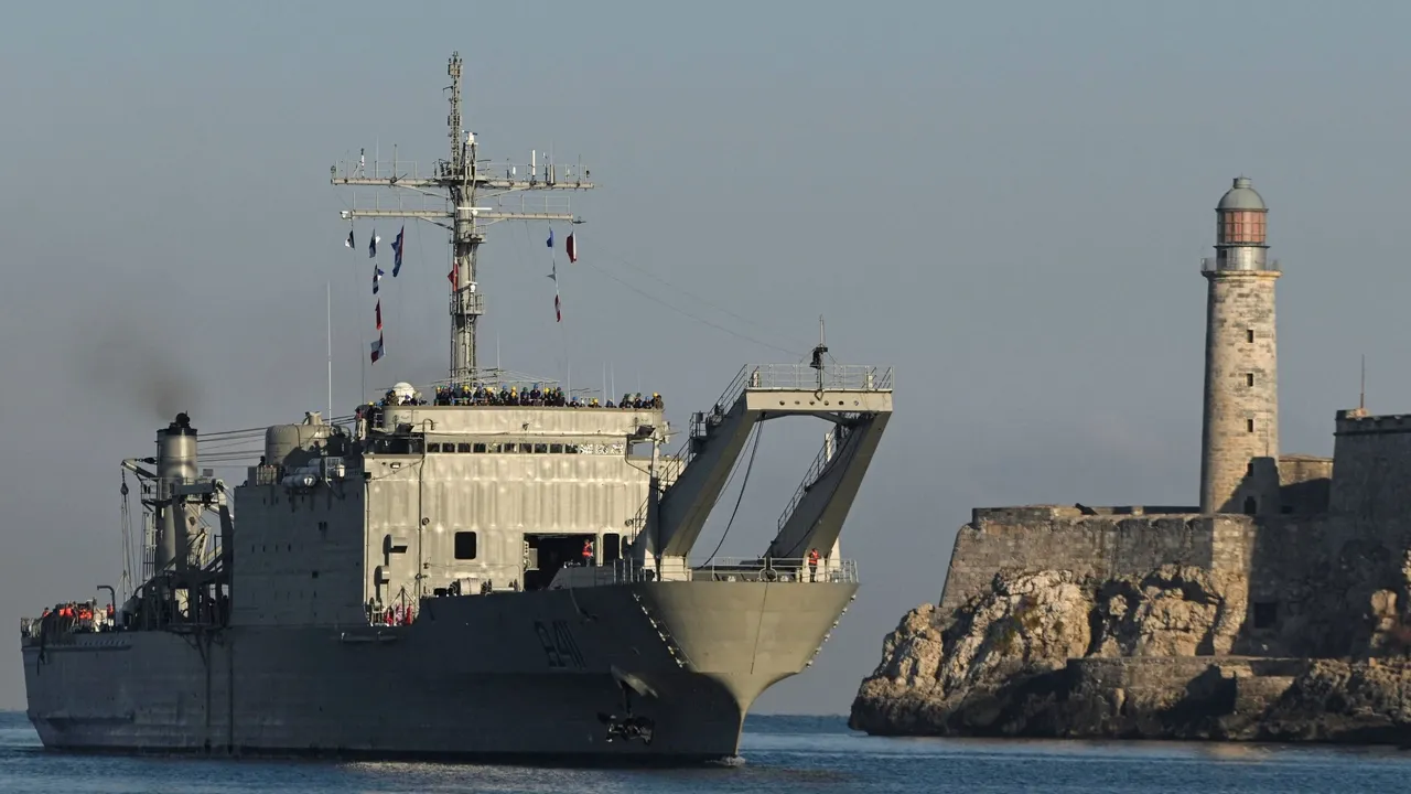 Meksika Kubağa 1 000 tonndan kübräk yök taşuçı tağın ike gumanitar yärdäm köymäse cibärde