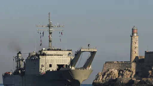 Meksika Kubağa 1 000 tonndan kübräk yök taşuçı tağın ike gumanitar yärdäm köymäse cibärde