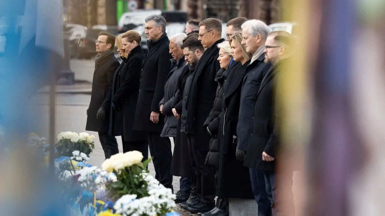 Quatro anos depois, Zelensky promete 'paz e justiça' para a Ucrânia