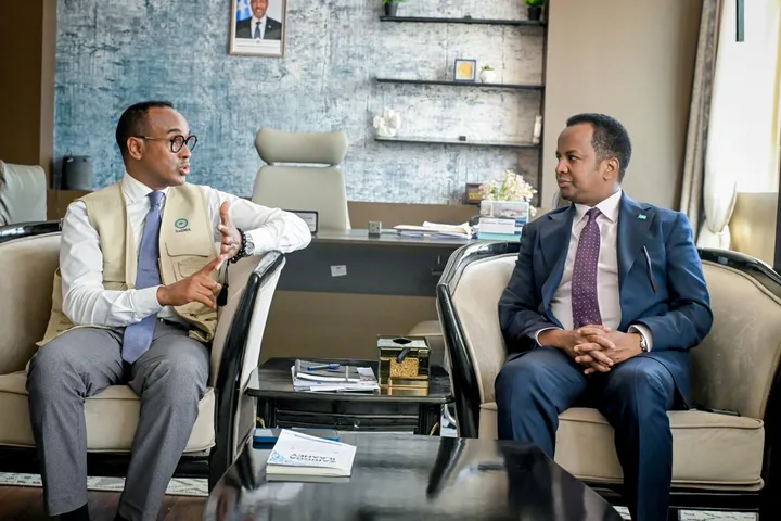 Wasiirka Arrimaha Dibadda Soomaaliya oo booqday SODMA si loo xoojiyo ka jawaabidda abaarta qaranka