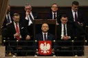Prezydent wskazuje na możliwość użycia polskich funduszy zamiast środków z programu SAFE