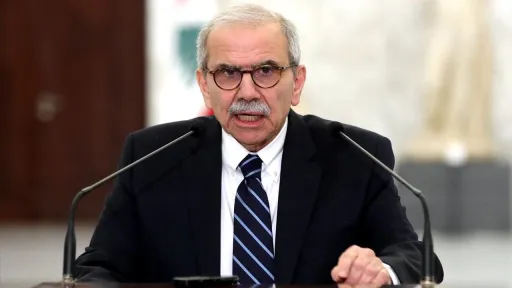 نخست‌وزیر لبنان نسبت به ورود این کشور به جنگی تازه در سایه تنش‌های آمریکا و ایران هشدار داد