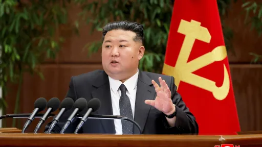 كيم جونغ أون يرهن التفاهم مع واشنطن باحترام وضع بلاده النووي ويصف سيول بـ"الأكثر عدائية"