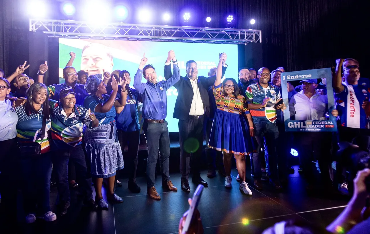 Cape Town mayor to run for leader of South Africa's second-biggest party