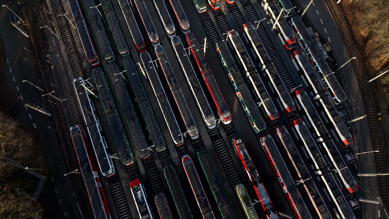 Autobusi, vozovi i metroi zaustavljeni u Njemačkoj, počeo 48-satni štrajk