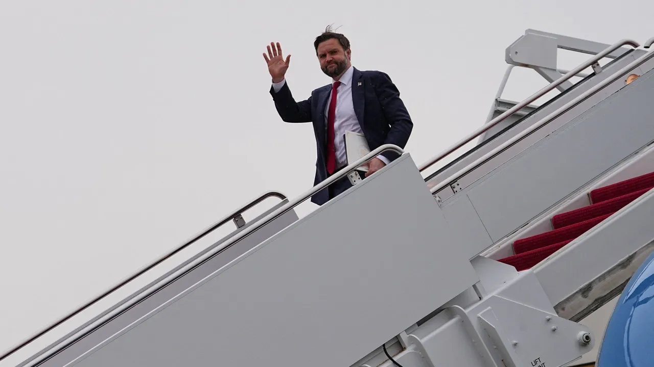 Vance descarta guerra prolongada no Médio Oriente enquanto prosseguem as conversas EUA-Irão