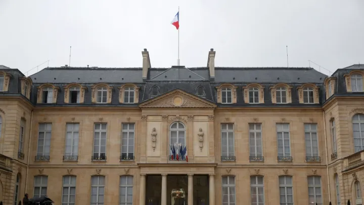 Três vão a julgamento por roubo de porcelana no valor de 437 mil dólares do Palácio do Eliseu