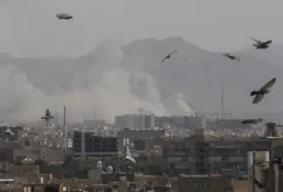 Sulmi ndaj Iranit vjen mes negociatave bërthamore. Çfarë pritet të ndodhë më pas?