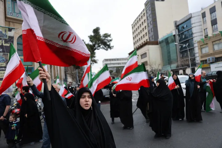 Does Iran have the military capacity to sustain retaliatory strikes against US, Israel?