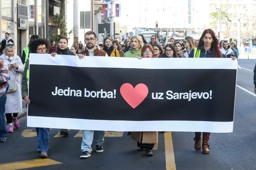 Beograđani u šetnji zbog tramvajske nesreće u Sarajevu: Jedna borba, srcem uz Sarajevo