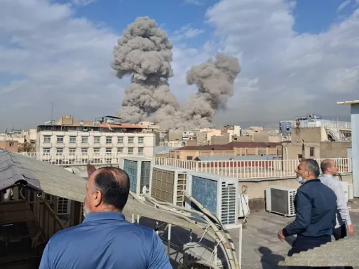 Alarme global à medida que o ataque dos EUA e Israel ao Irão agrava a ameaça de um confronto extenso