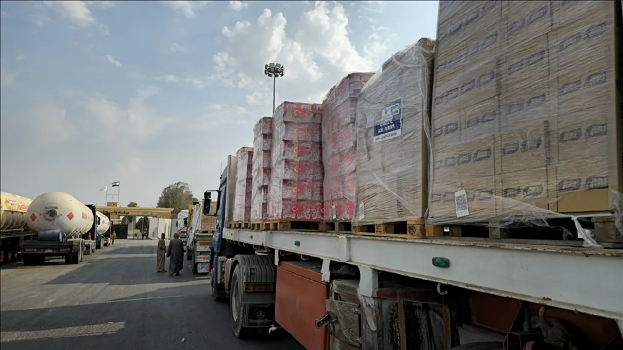 ِالاحتلال يقتل فلسطينيين بغزة ويرفض مغادرة 29 مريضاً و50 مرافقاً للقطاع ويواصل تقييد دخول المساعدات