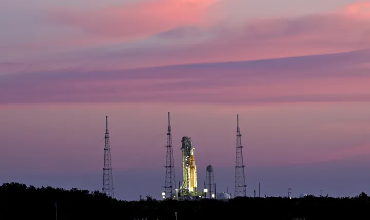 NASA cakton datën për dërgimin e astronautëve rreth Hënës për herë të parë pas 50 vitesh