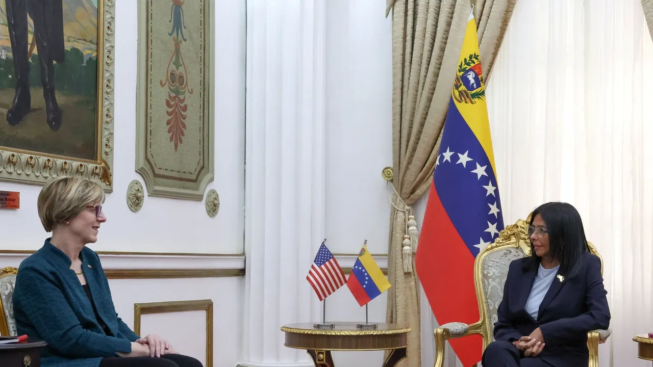 Венесуэланың уақытша президенті АҚШ елшісімен кездесті