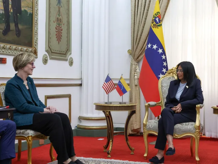 Presidente interina da Venezuela, Delcy Rodríguez, reúne-se com enviado dos EUA