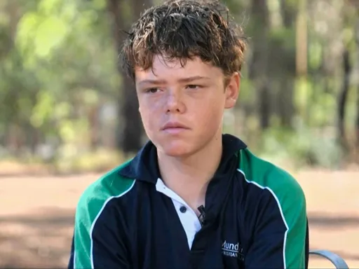 13 yäşlek malay ğailäsen qotqaru öçen berniçä säğat buyı yözä