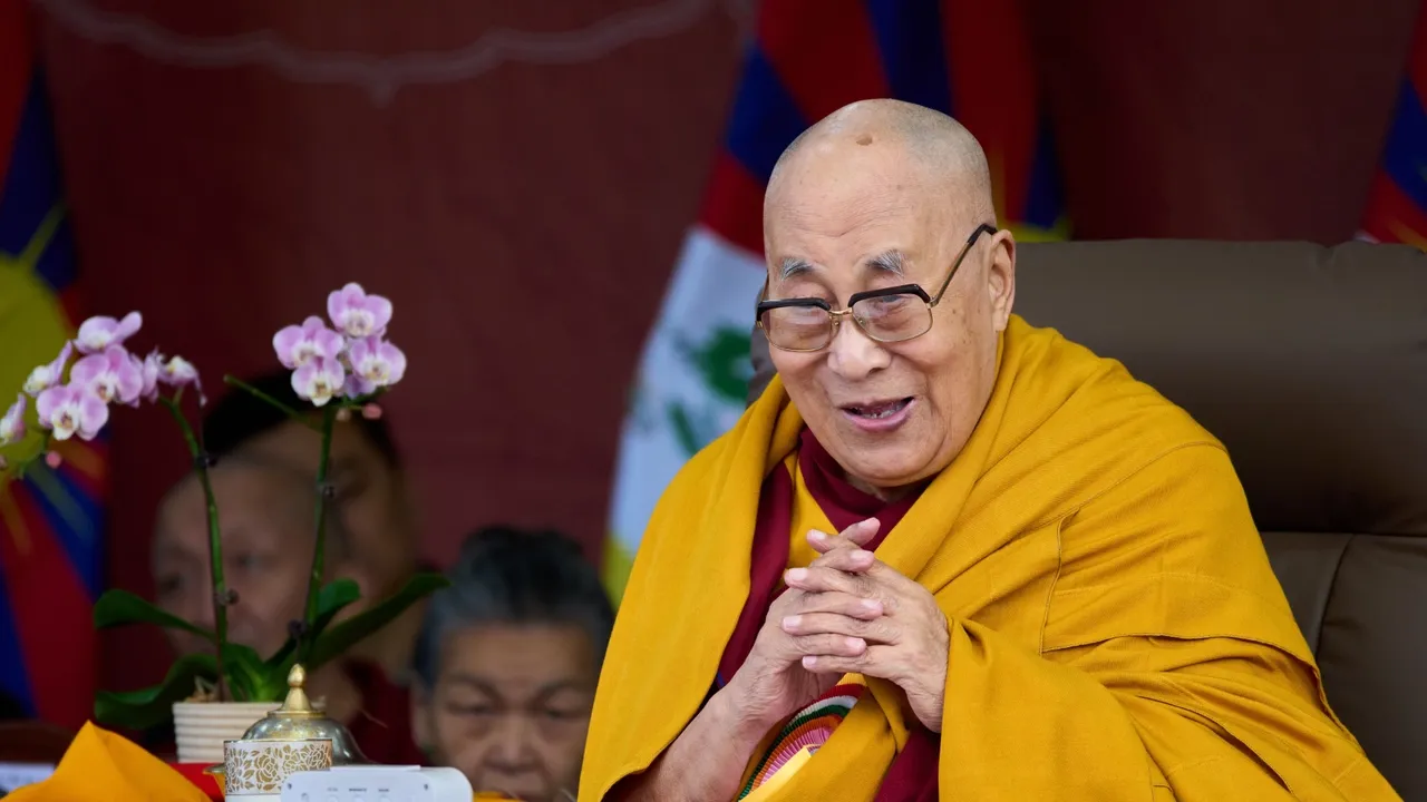 چین جایزه گرمی دالایی لاما را محکوم کرد