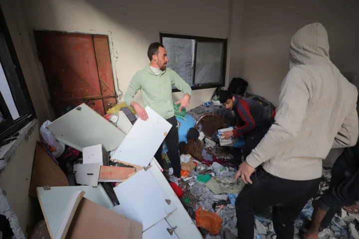 Nine Palestinians killed in Gaza strikes after Israel claims an officer was wounded