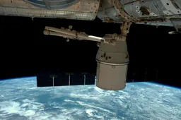 新太空竞赛：人工智能巨头为何投资轨道数据中心？