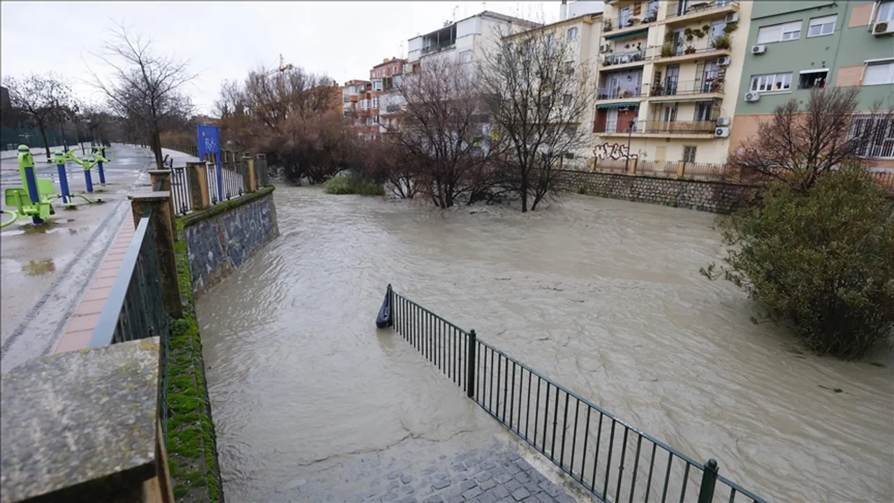 Spanjë, rajoni i Andaluzisë në alarm të kuq për shkak të Stuhisë Leonardo