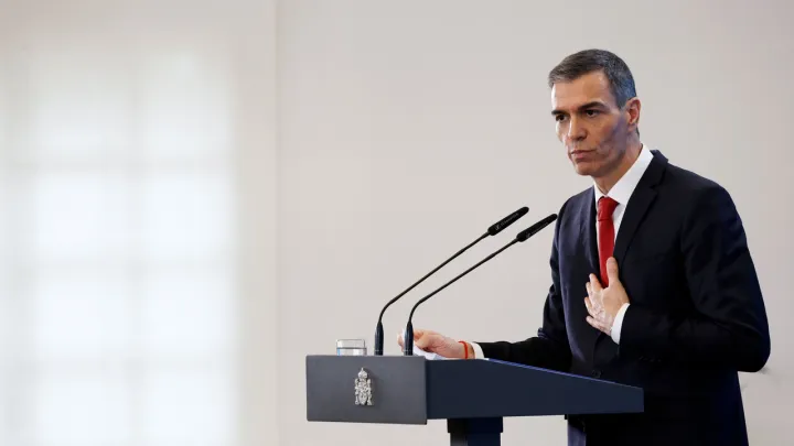 Маск назвал премьера Испании тираном