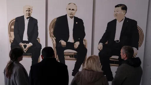 Си поговорил с Трампом и Путиным