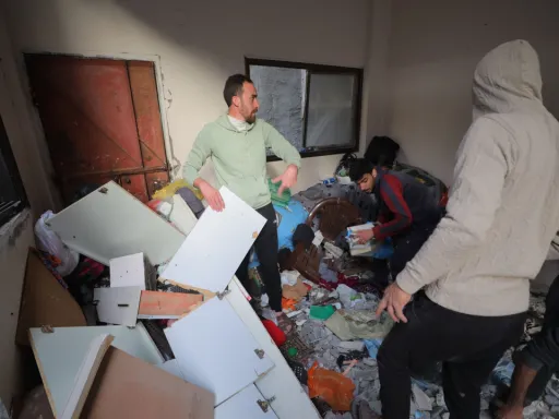 Nove palestinianos mortos em ataques em Gaza depois de Israel alegar que um militar ficou ferido