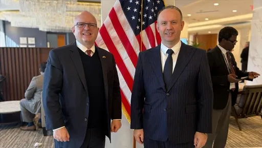 Kryeparlamentari i Maqedonisë së Veriut diskuton thellimin e partneritetit strategjik me ShBA-në