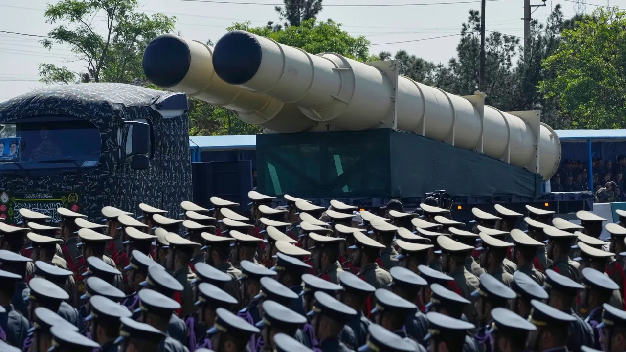 Иран: в случае войны под удар попадут все базы США