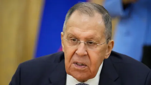 Лавров: Россия не угрожает Армении