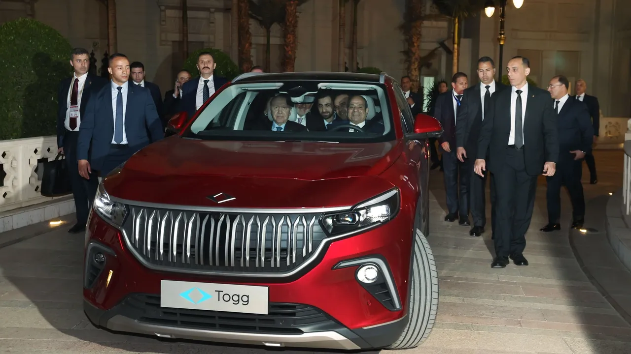 اهدای خودروی ملی توگ توسط رئیس‌جمهور اردوغان به رئیس‌جمهور مصر