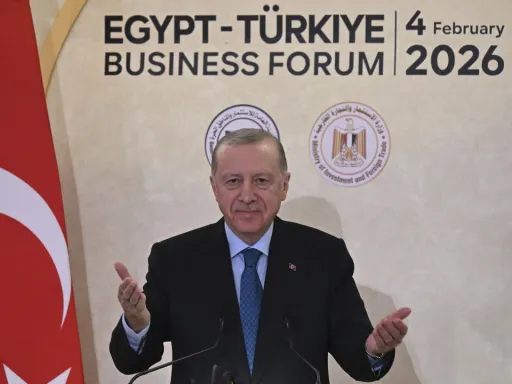 Fórum Türkiye-Egito: Erdogan quer cooperação para combater protecionismo e impulsionar prosperidade