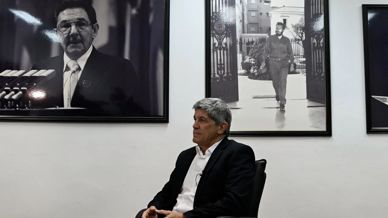 Kuba AQŞqa:  bez söyläşülärgä açıq, läkin konstitutsiyä üzgäreşenä tügel