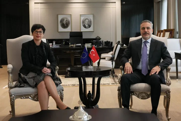 Türkiye’s Fidan meets EU enlargement commissioner, renews call for deeper cooperation