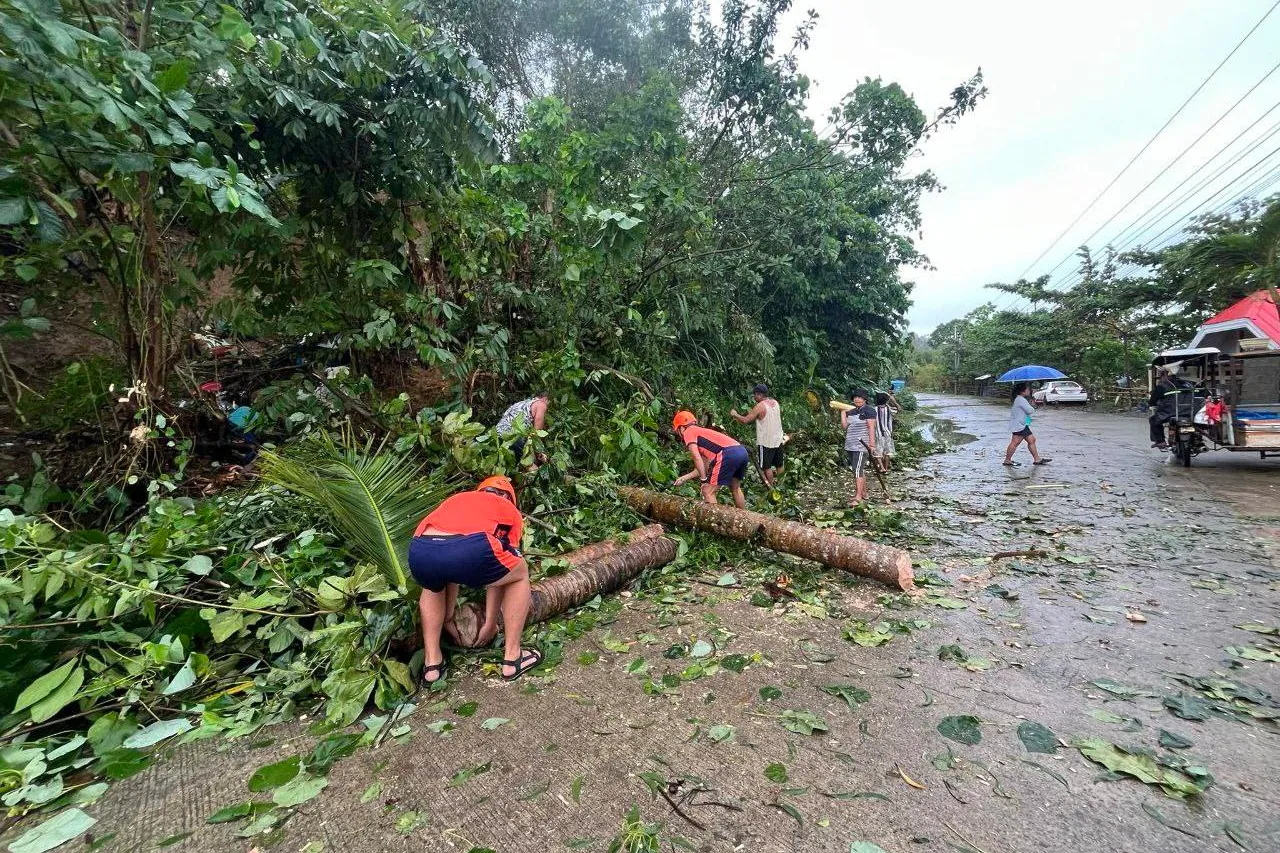 Tropical Cyclone Penha kills eight and displaces thousands in Philippines