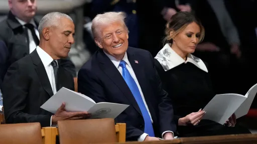 Трамп опубликовал оскорбительный ролик с Обамой