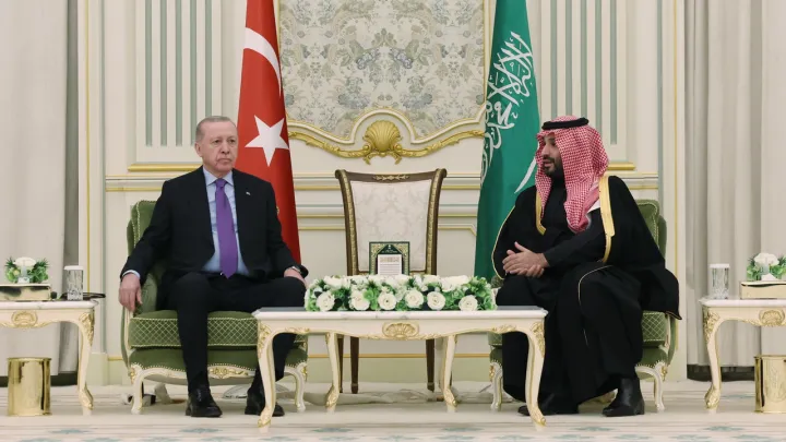 Türkiye e Arábia Saudita ponderam investimento conjunto em caças KAAN, reforçando cooperação militar