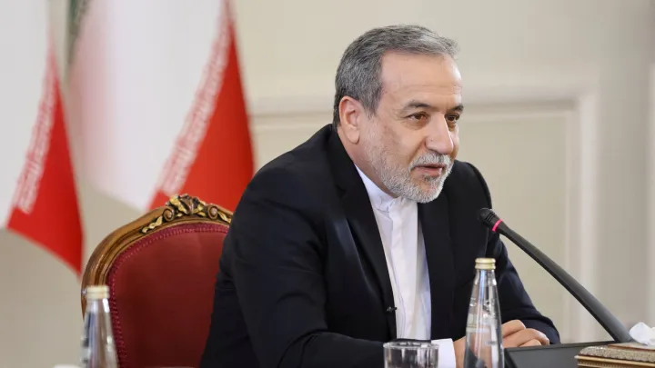 İran Omanda AQŞ belän söyläşülärdä "izge niyät" belän baruın belderde