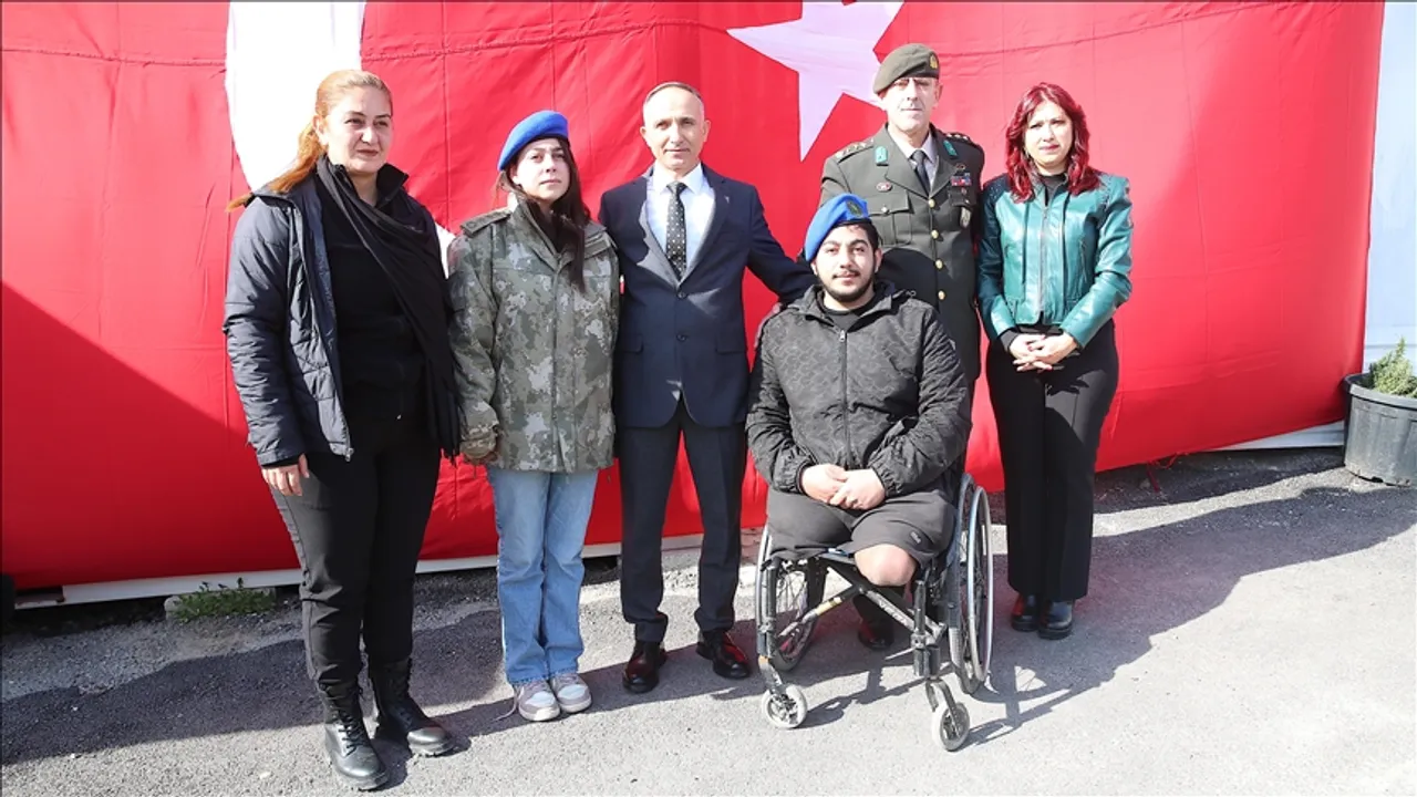 بعد 3 أعوام على زلزال تركيا.. لقاء ناجية ضابطاً ألبسها معطفه بين الأنقاض