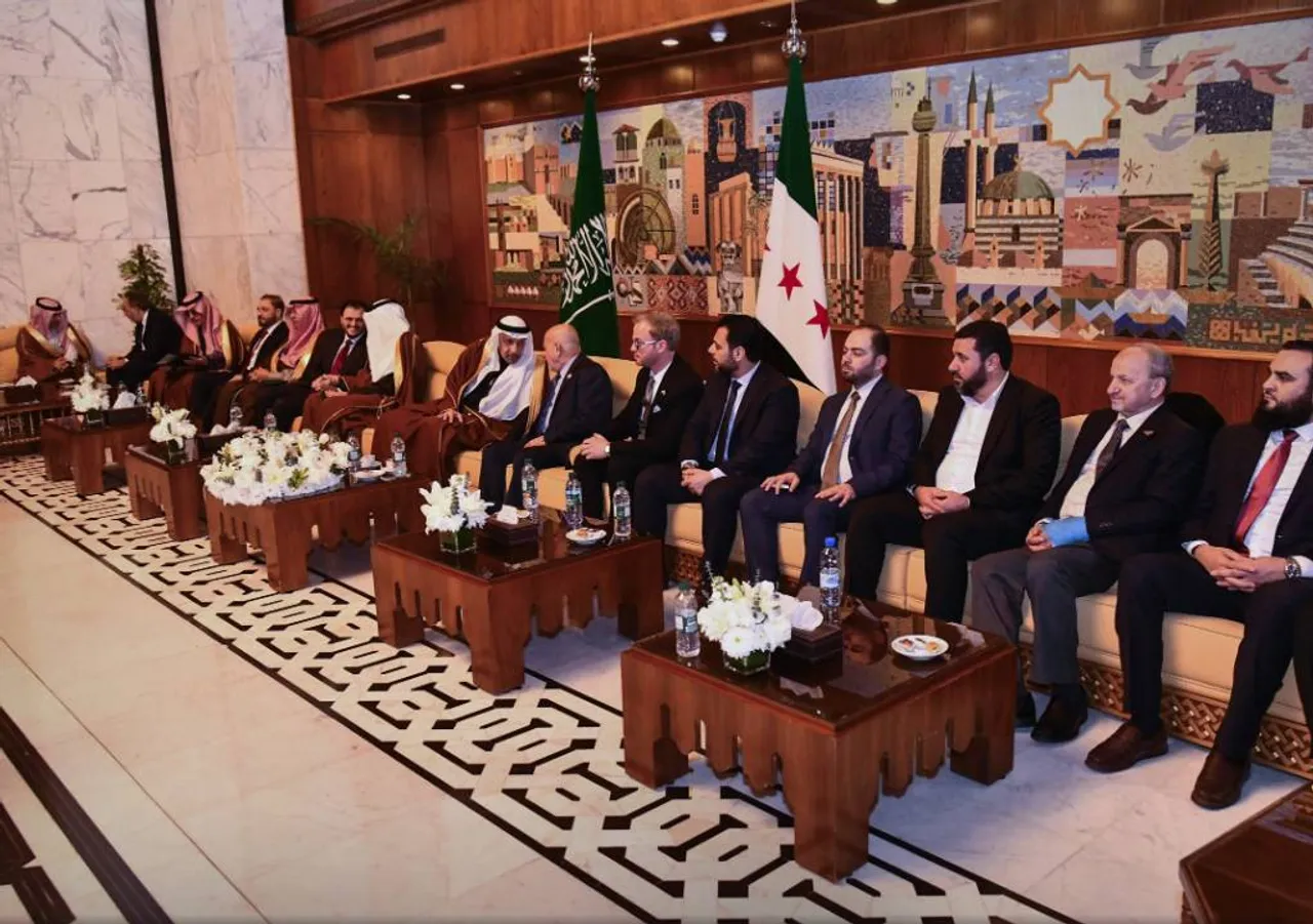 سوريا والسعودية توقعان عقوداً استراتيجية لتطوير الطيران والمياه والاتصالات