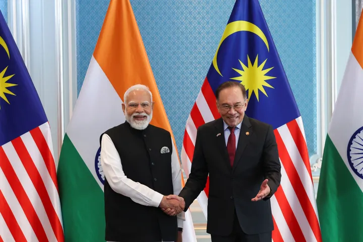 भारत और मलेशिया रक्षा, व्यापार और ऊर्जा सहयोग को मजबूत करने पर सहमत हुए।