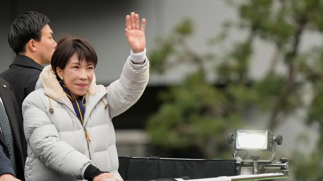 Япониядагы шайлоодо премьер-министр Такаичи өзүнүн кызмат мөөнөтүн узартууну көздөп жатат