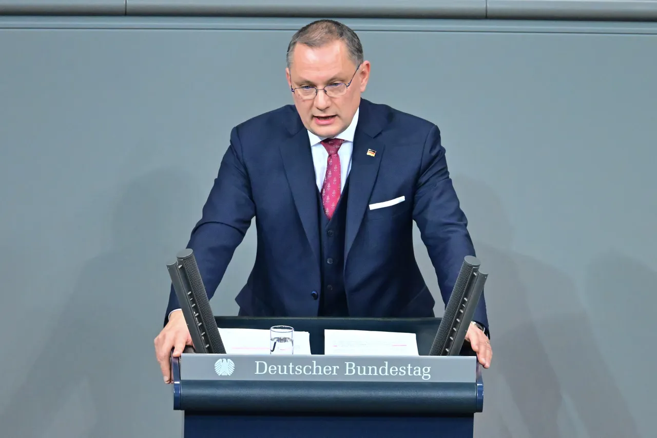 Parlaments-Jobs für Angehörige? AfD-Chef sieht „Geschmäckle“