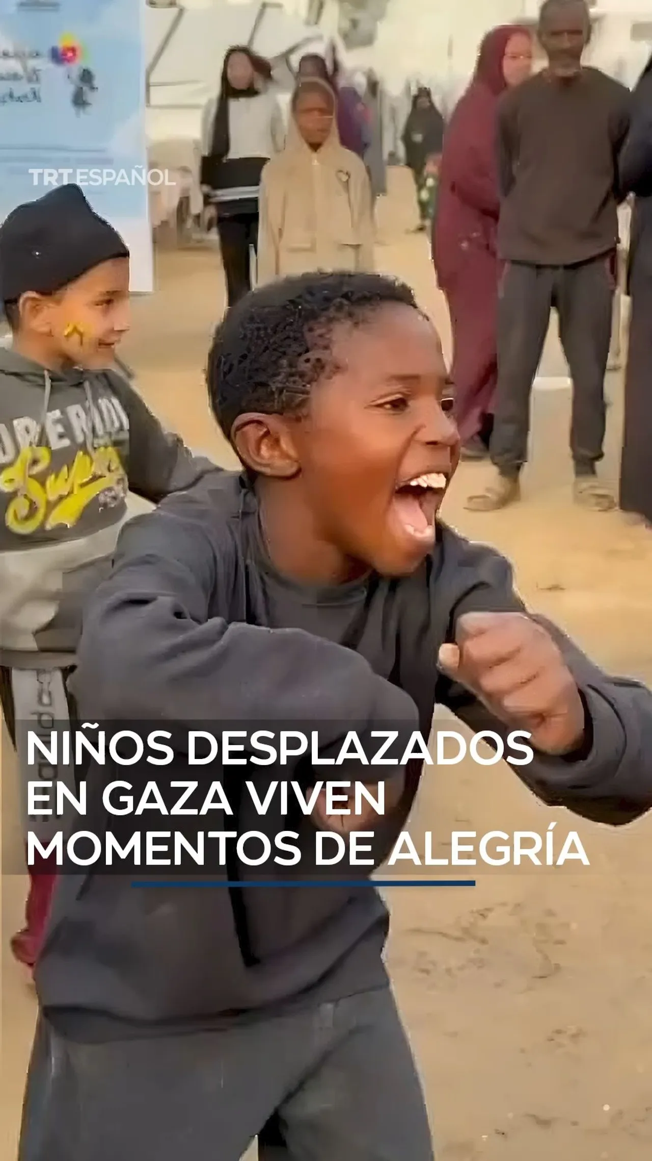 Niños desplazados en Gaza viven momentos de alegría